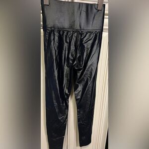 Carbon38 High Rise Full-length Legging in Crocodile Takara Shine S